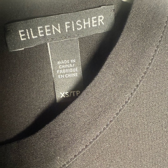 Eileen Fisher Black Long Sleeve Keyhole Blouse Elegant Top XS 100% Silk - Picture 4 of 7